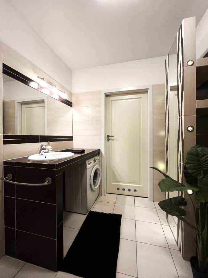 Jagielly Apartment ~ Self Check-In 24H ~ Parking & Lift 브로츠와프 외부 사진